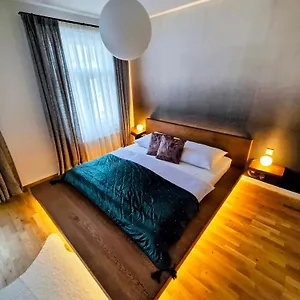 https://gold-apartments.praguehotelsweb.com